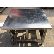Подставка под пароконвектомат Luxstahl 860*900*650 (гастроемкости 2х5)