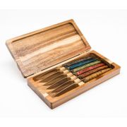 Коробка с крышкой презентационная 26x13 см h 4 см, акация + 6 ножей для стейка с ручками разного цвета